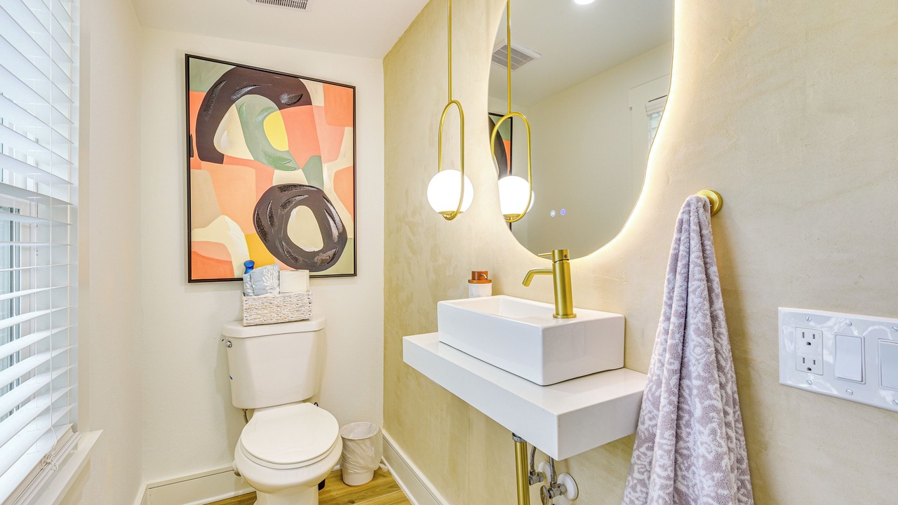 Photo of Bathroom in River District