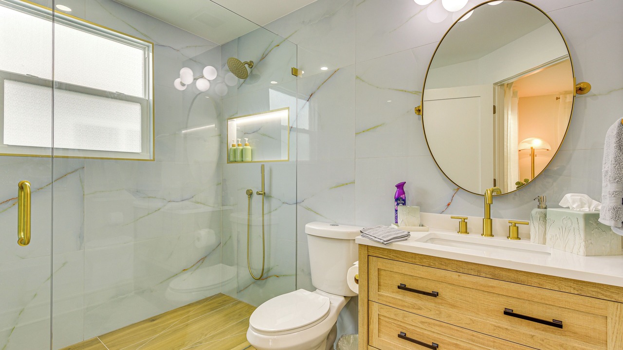 Photo of Bathroom in River District