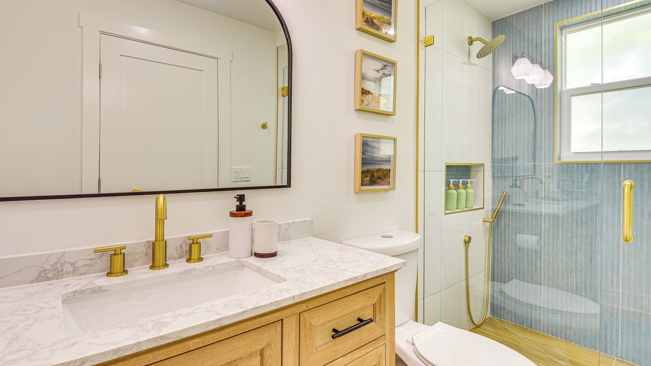 Photo of Bathroom in River District