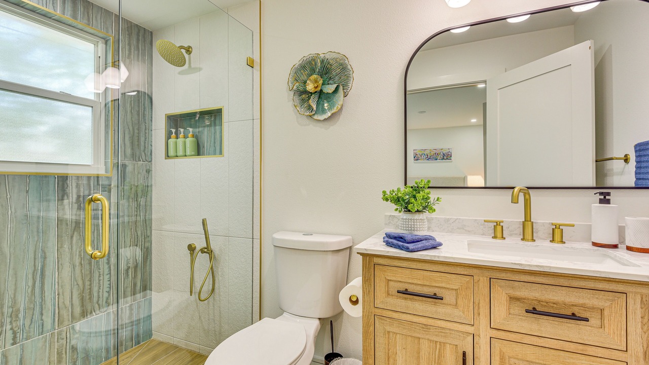 Photo of Bathroom in River District