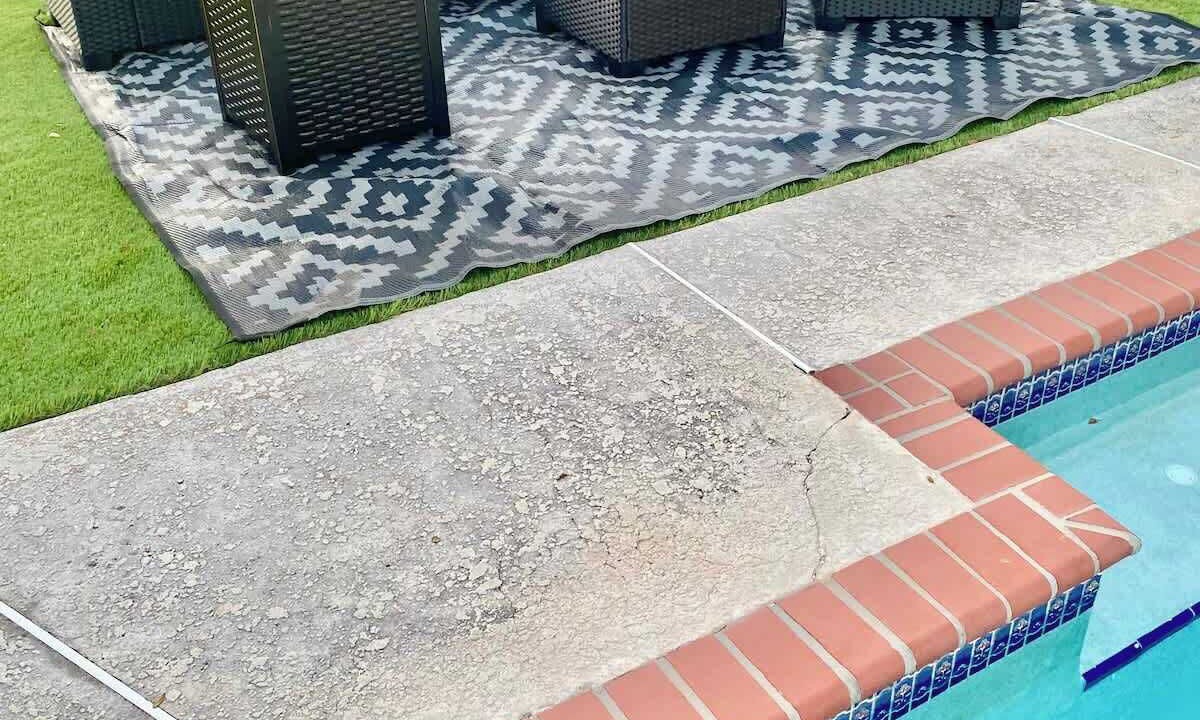 Photo of Patio Balcony in South Pinellas Community Council