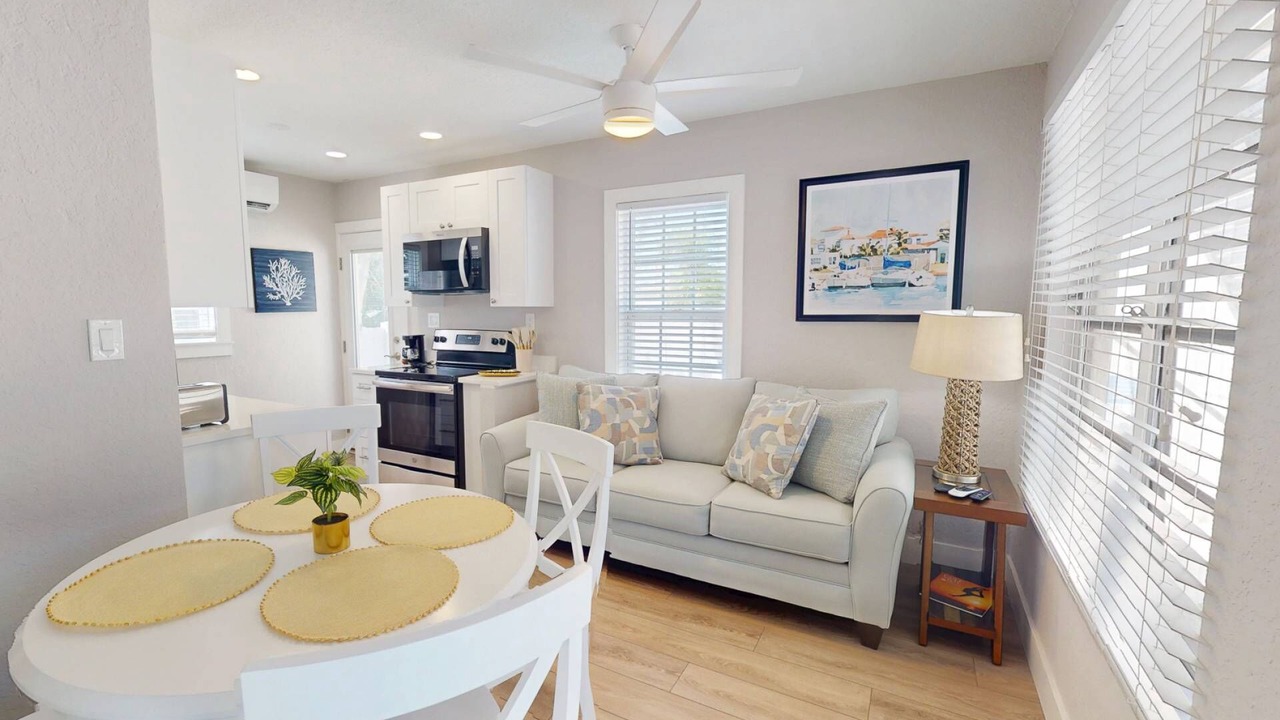 Photo of Livingroom in Madeira Beach