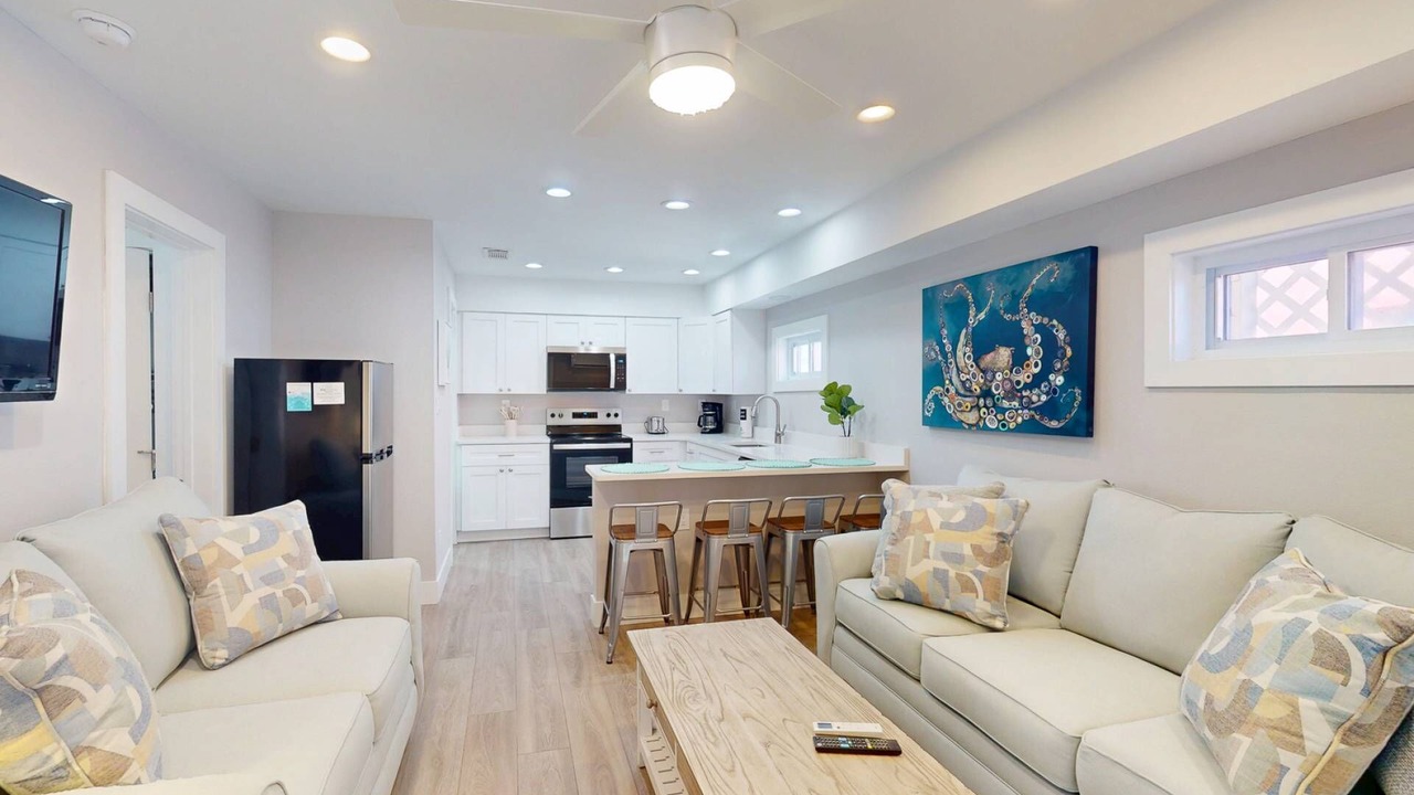 Photo of Livingroom in Madeira Beach
