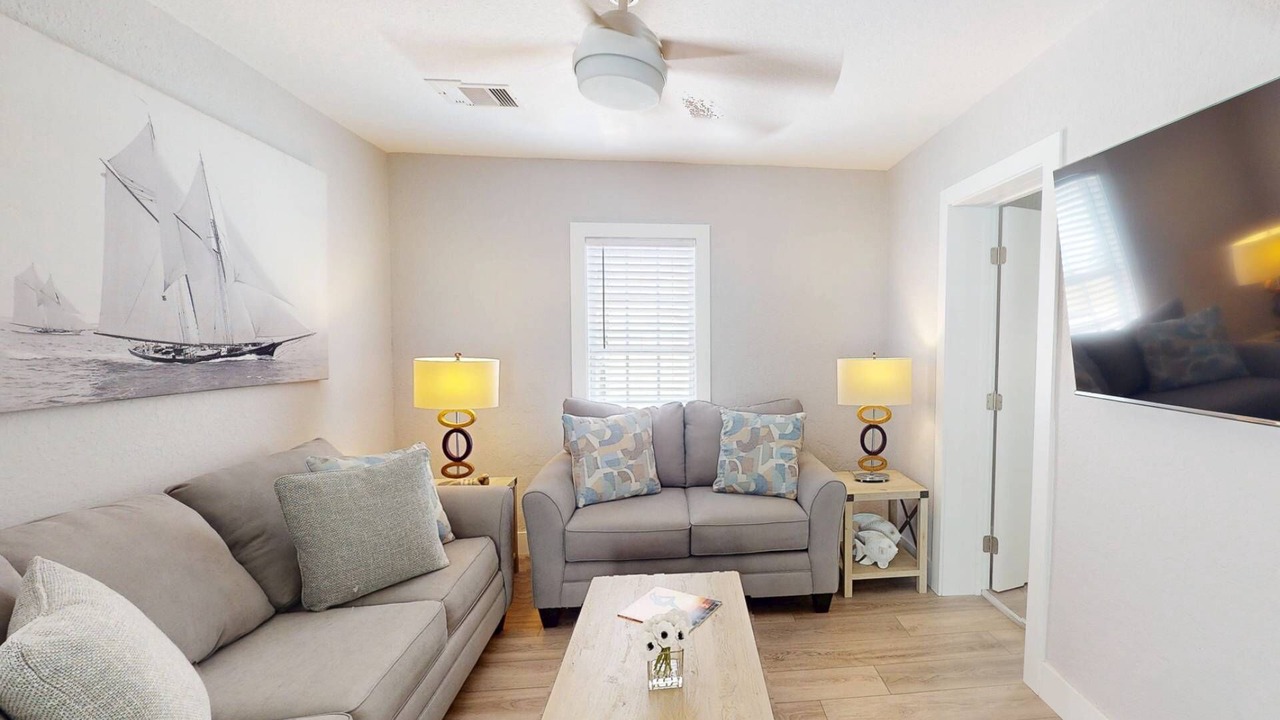 Photo of Livingroom in Madeira Beach