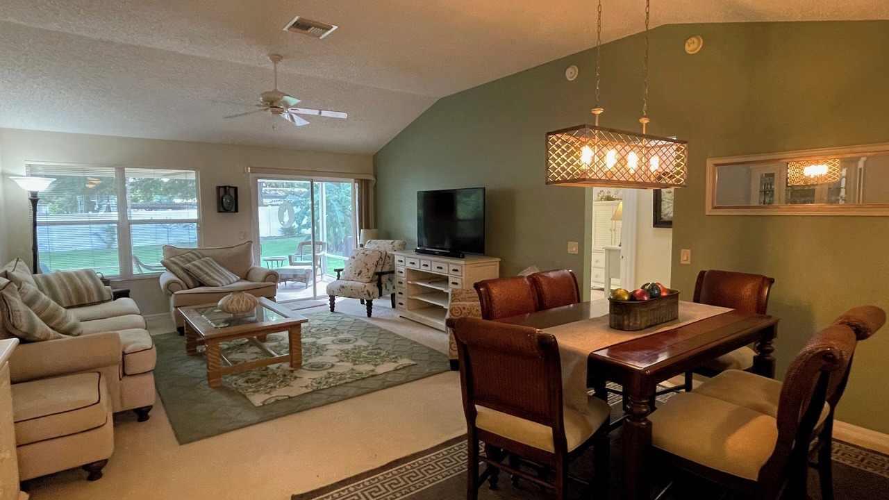 Photo of Livingroom in Woodbury