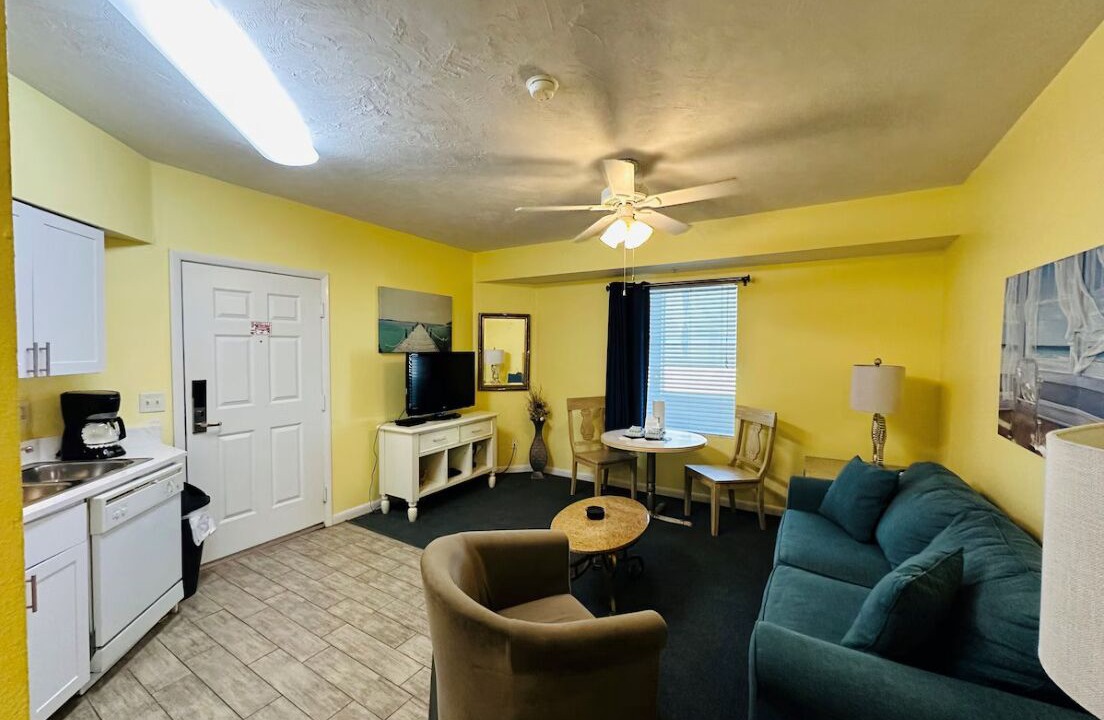 Photo of Livingroom in Seabreeze Historic District