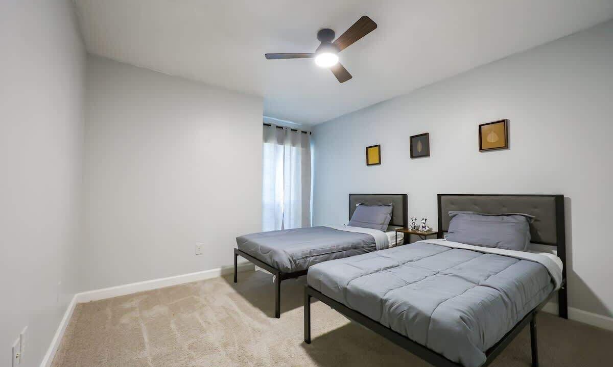 Photo of Bedroom in Florida Center North