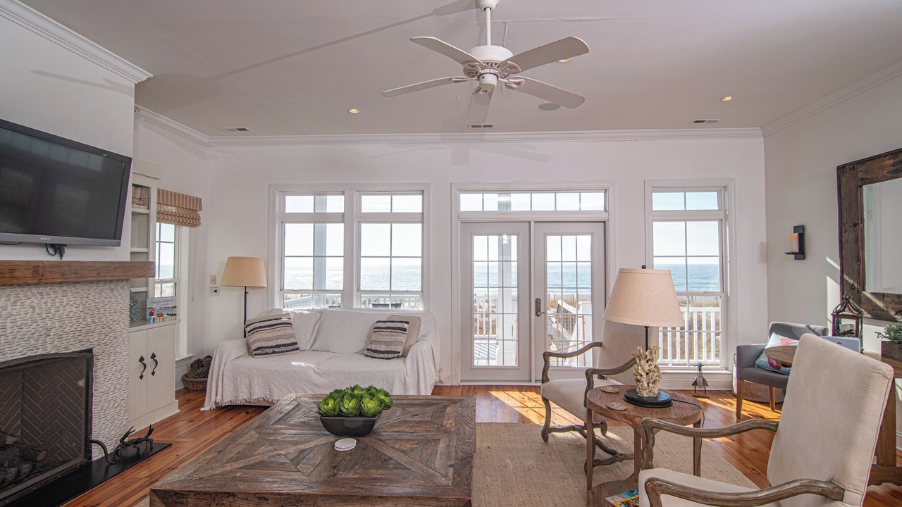 Photo of Livingroom in Holden Beach