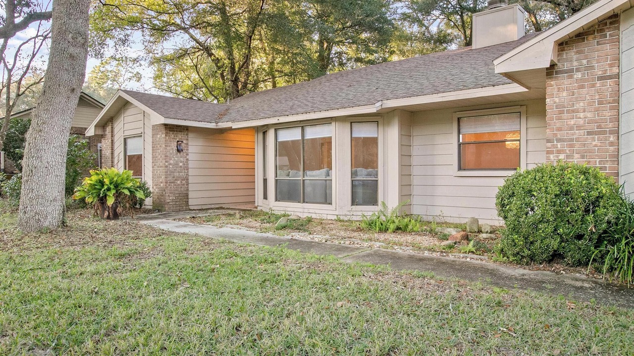 Photo of Outdoor in Country Club Estates