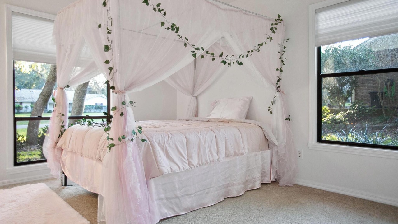 Photo of Bedroom in Country Club Estates