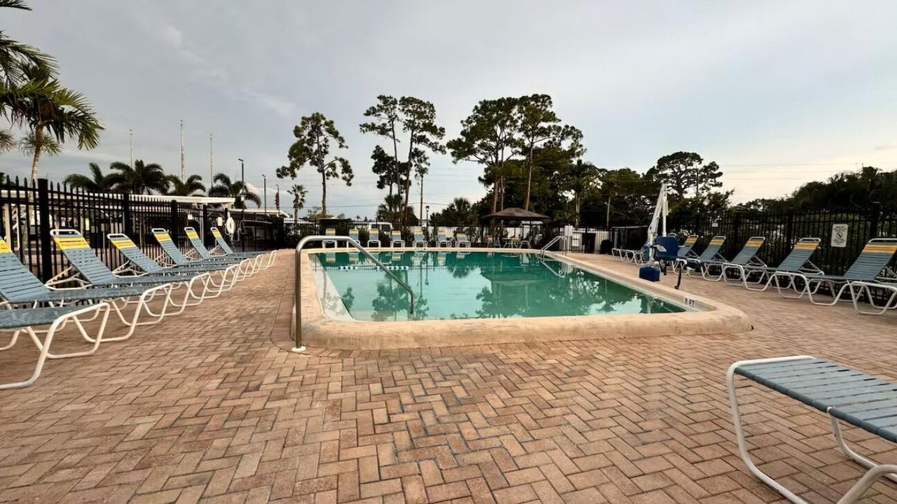 Photo of Outdoor in Bayshore Gardens