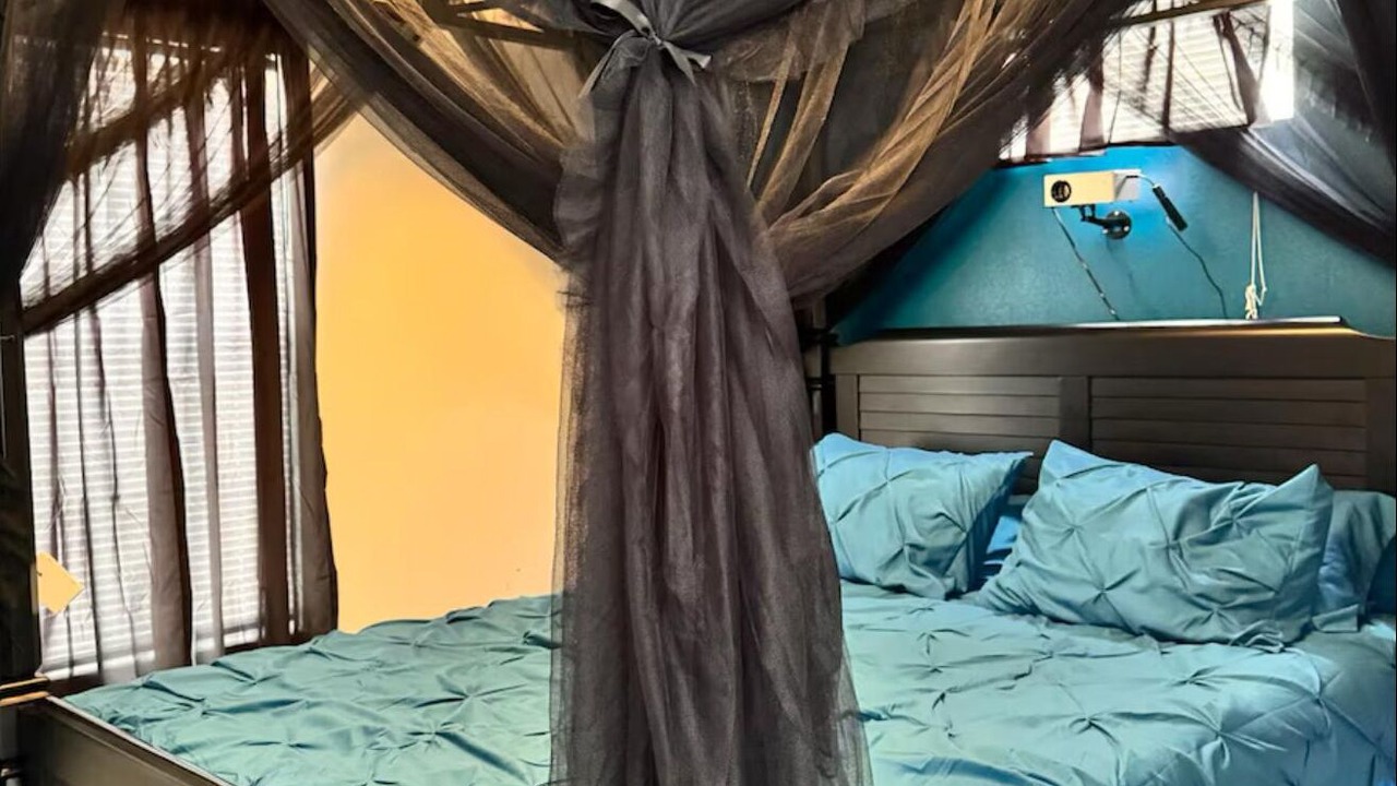 Photo of Bedroom in Bayshore Gardens