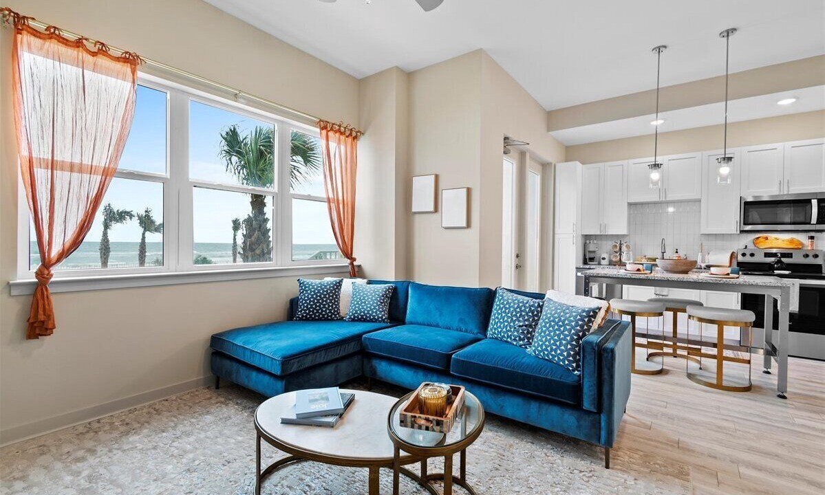 Photo of Livingroom in East Daytona