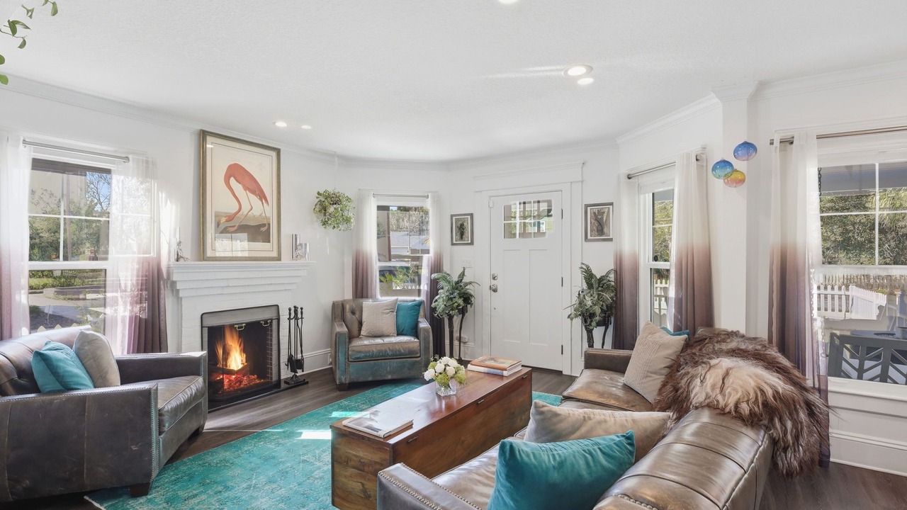 Photo of Livingroom in DeLand