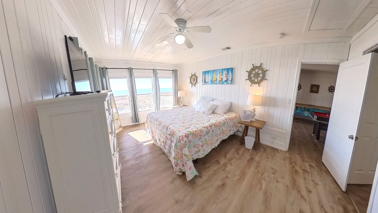 Photo of Bedroom in Crescent Beach