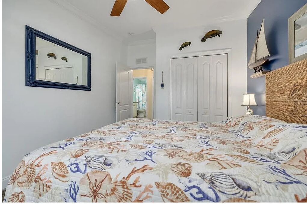 Photo of Bedroom in Weeki Wachee Gardens