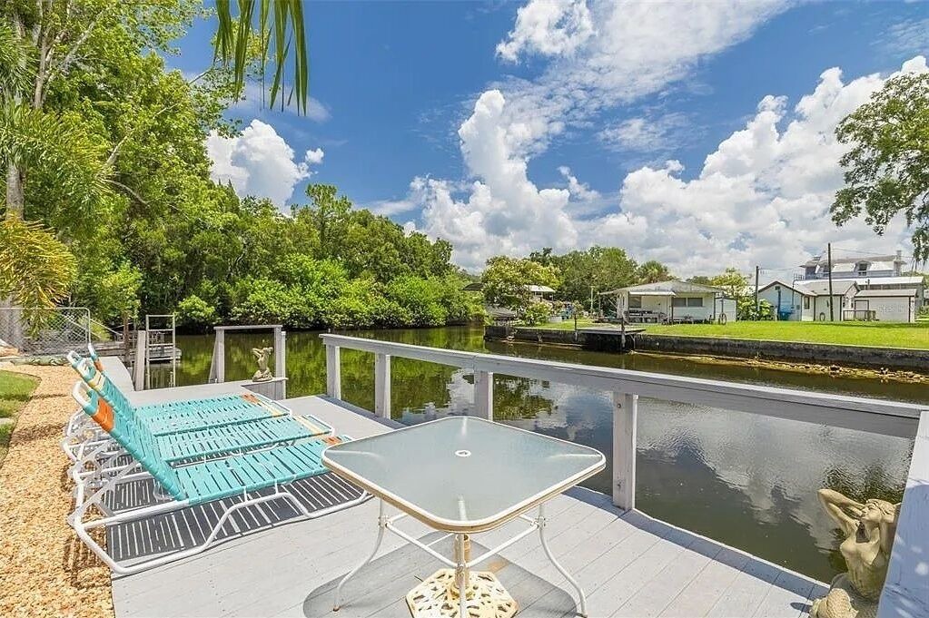 Photo of Outdoor in Weeki Wachee Gardens