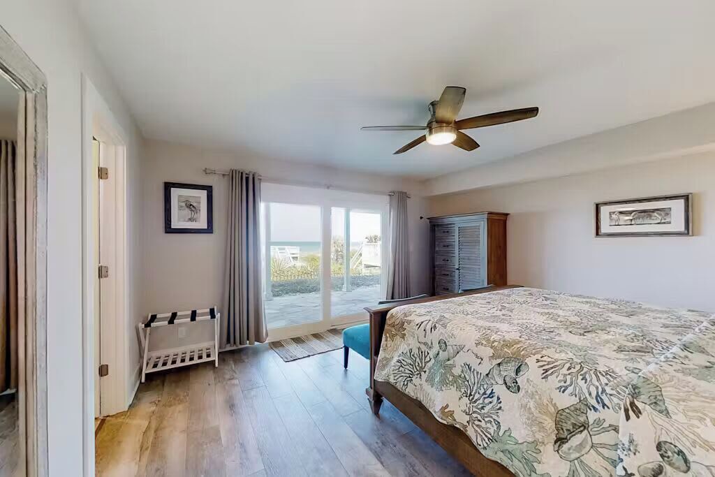 Photo of Bedroom in Crescent Beach