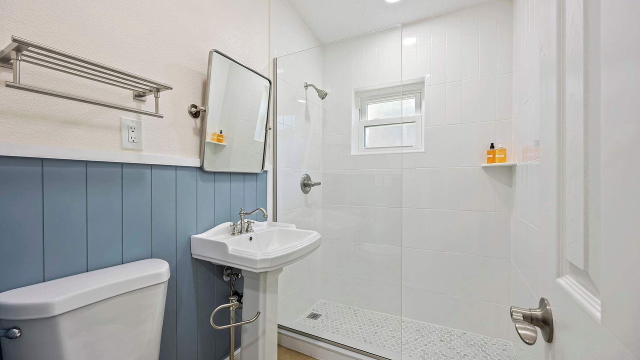 Photo of Bathroom in Parsuns To Cocoa Beach