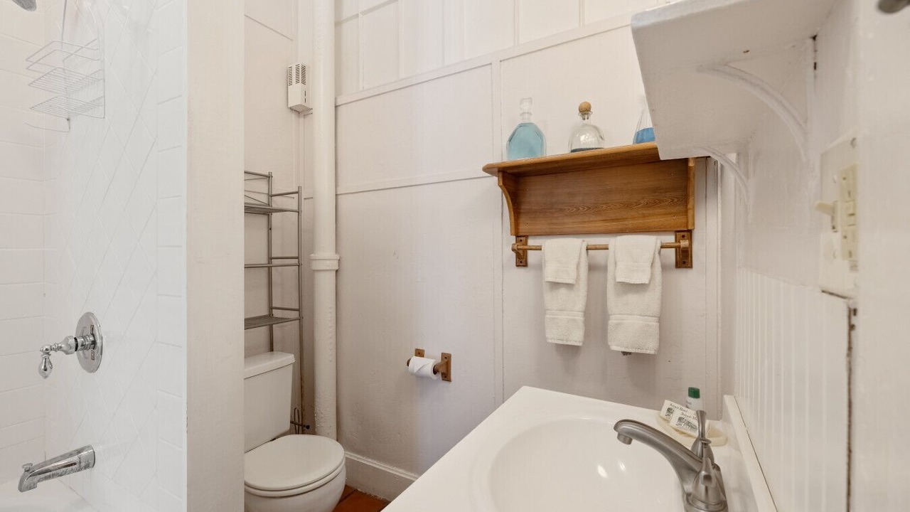 Photo of Bathroom in Cedar Key