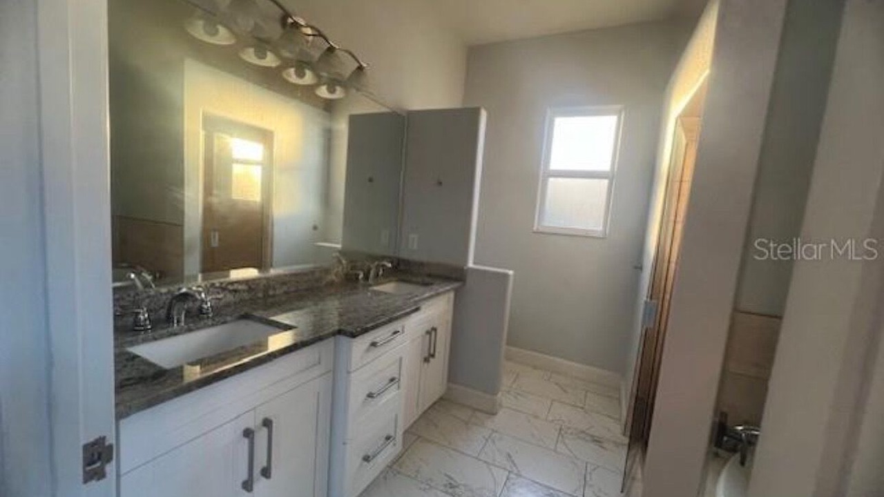 Photo of Bathroom in Jasmine Lakes
