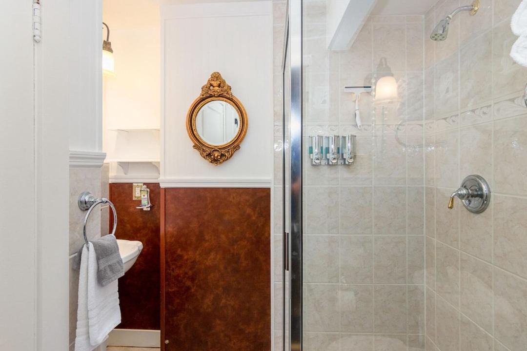 Photo of Bathroom in Mims