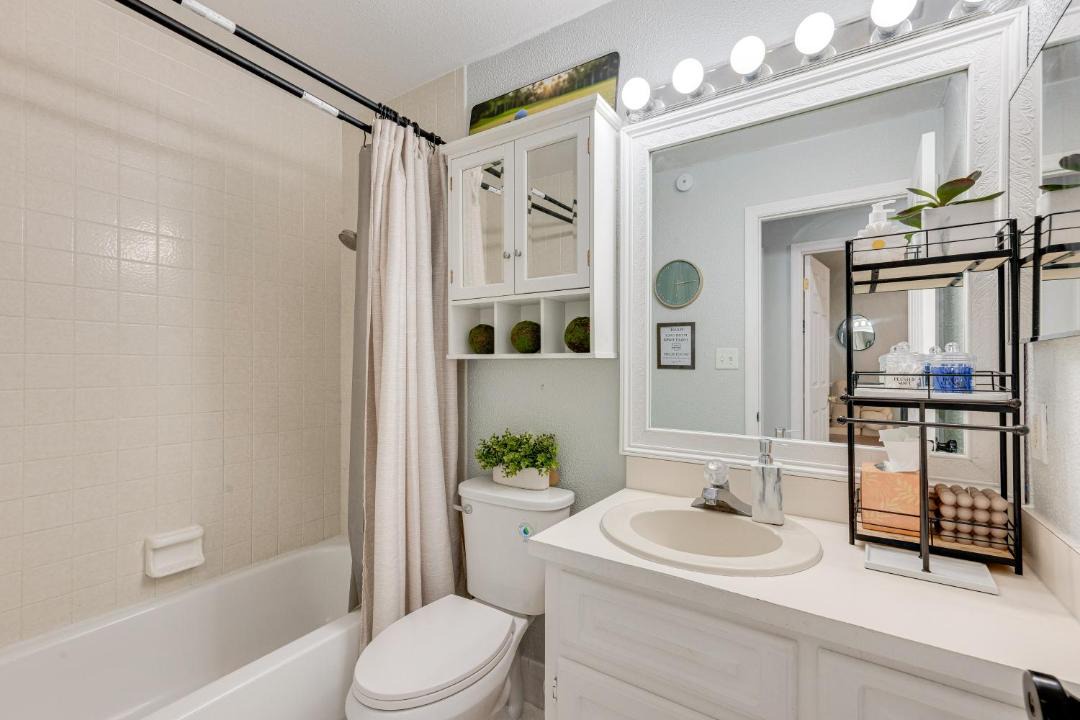 Photo of Bathroom in Orchid Lake Village