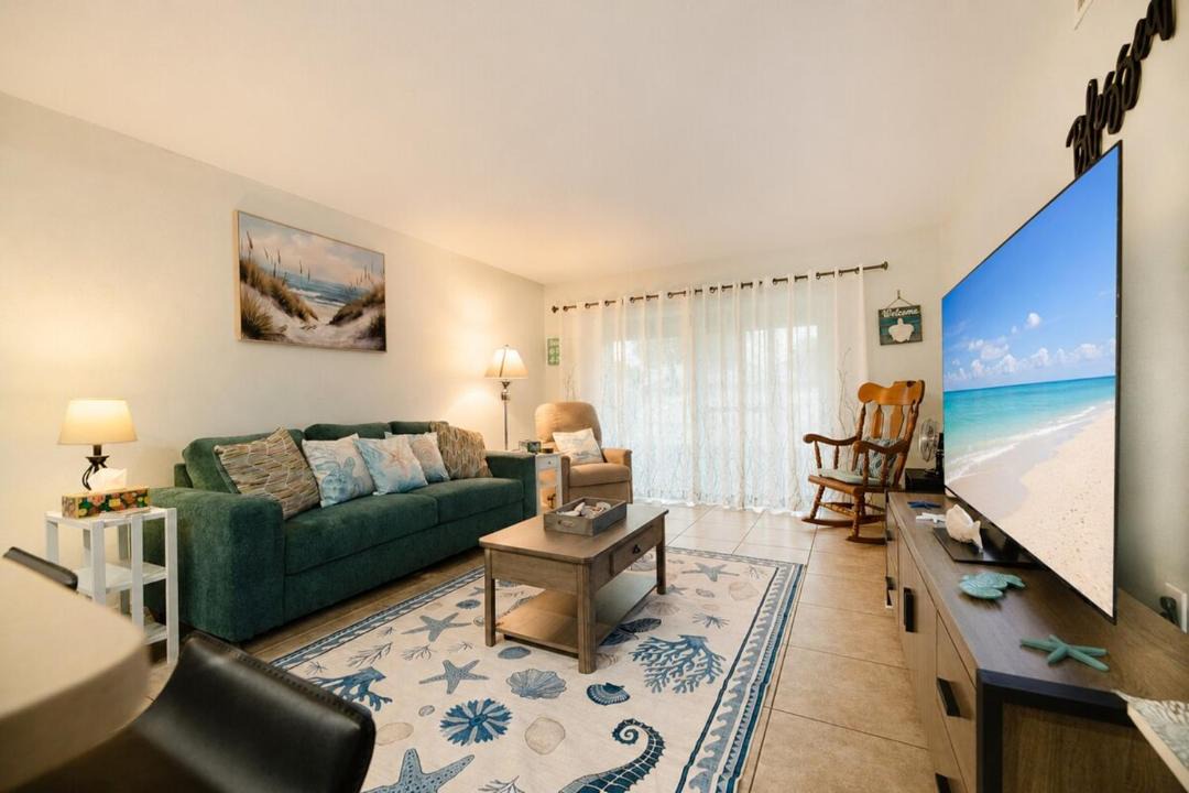 Photo of Livingroom in Crescent Beach