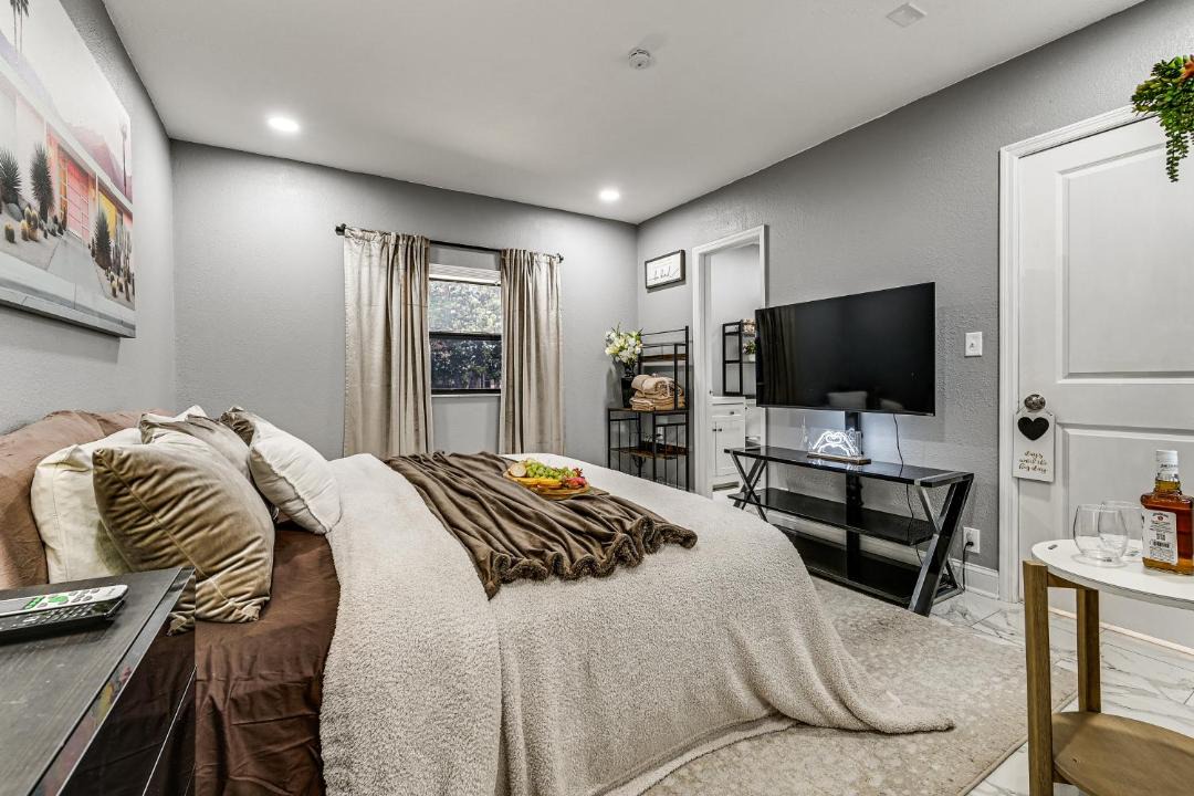 Photo of Bedroom in Orchid Lake Village