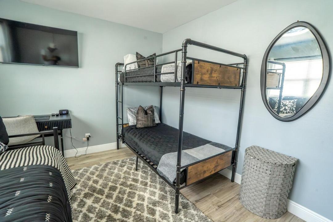 Photo of Bedroom in Tampa Shores