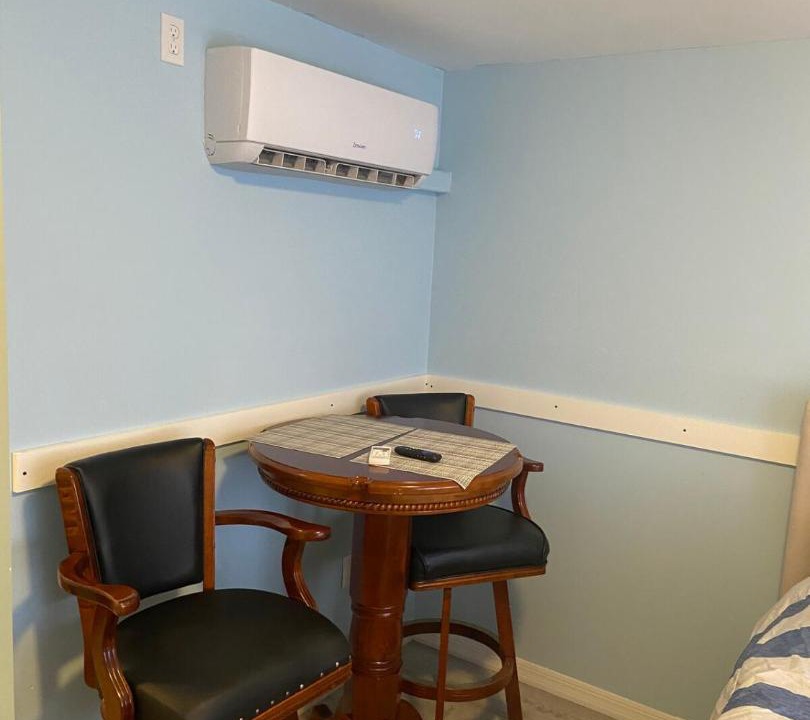Photo of Bedroom in Trailer Estates