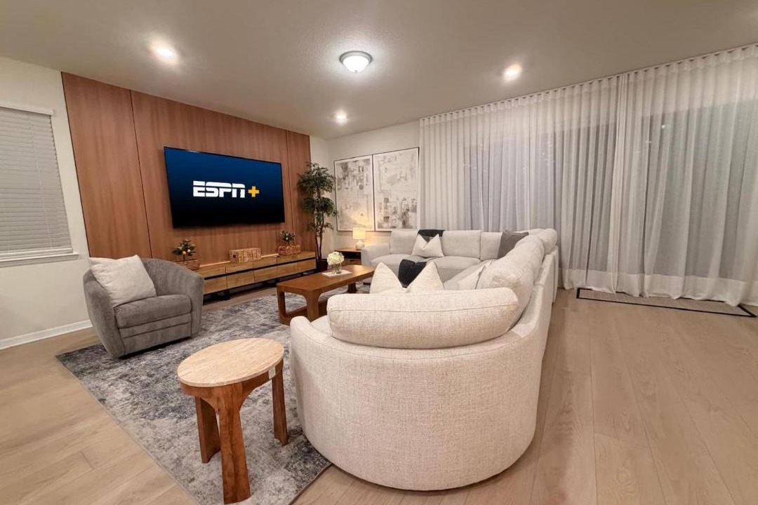 Photo of Livingroom in Four Corners
