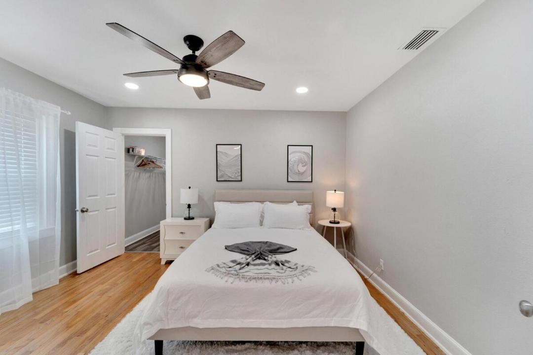 Photo of Bedroom in Greater Woodlawn