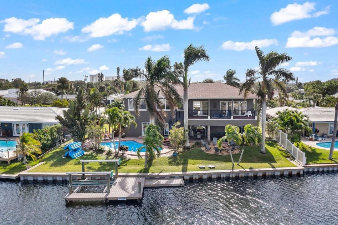 Photo of Others in Cocoa Isles