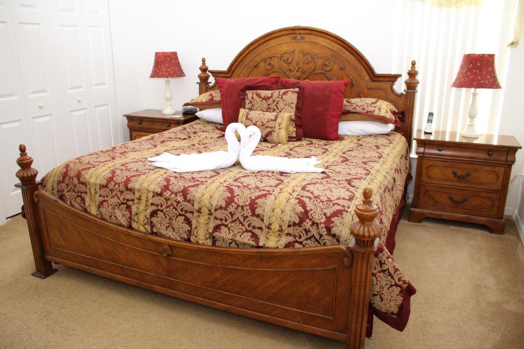 Photo of Bedroom in Florida Pines