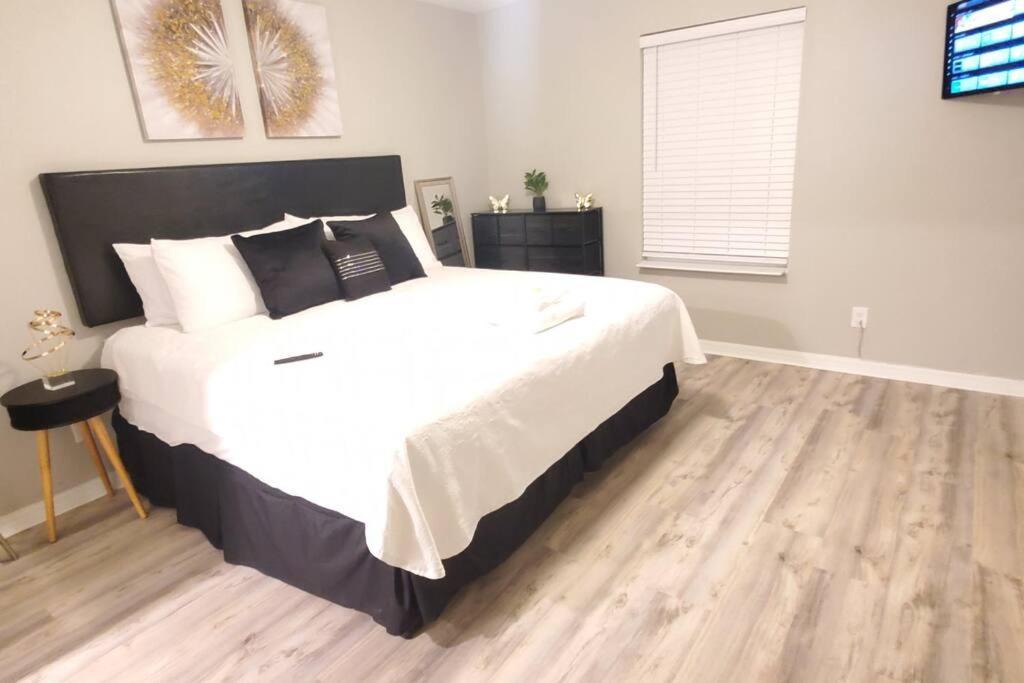 Photo of Bedroom in Sulphur Springs