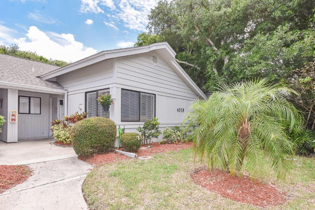 Photo of Buildings in New Smyrna Beach