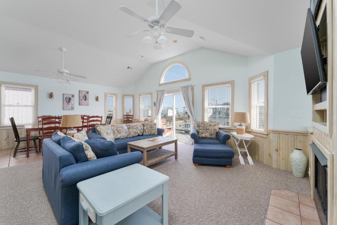 Photo of Livingroom in Kill Devil Hills