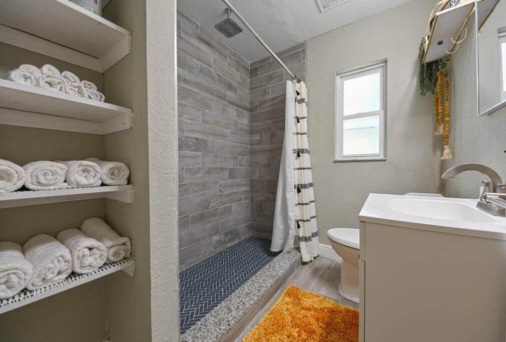 Photo of Bathroom in Port Tampa City