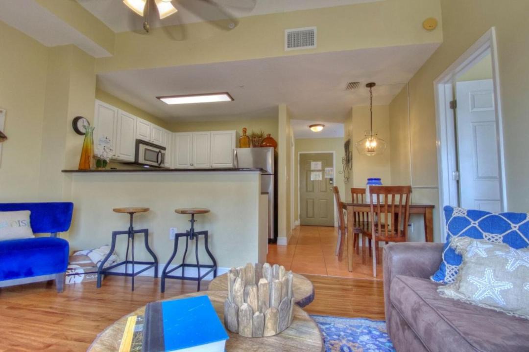 Photo of Livingroom in Madeira Beach