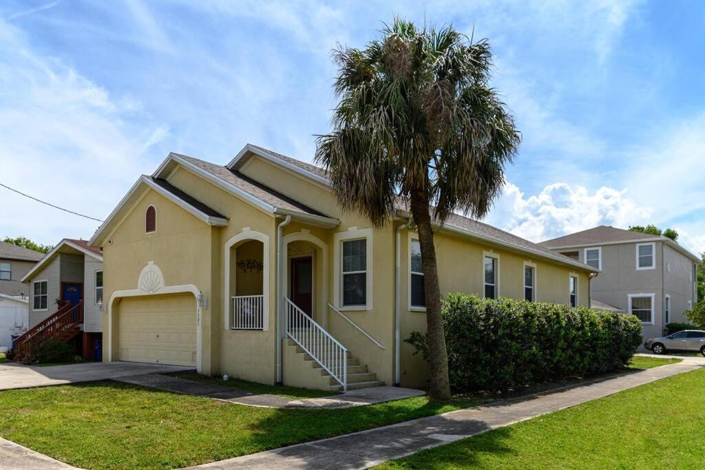 Photo of Buildings in Port Tampa City