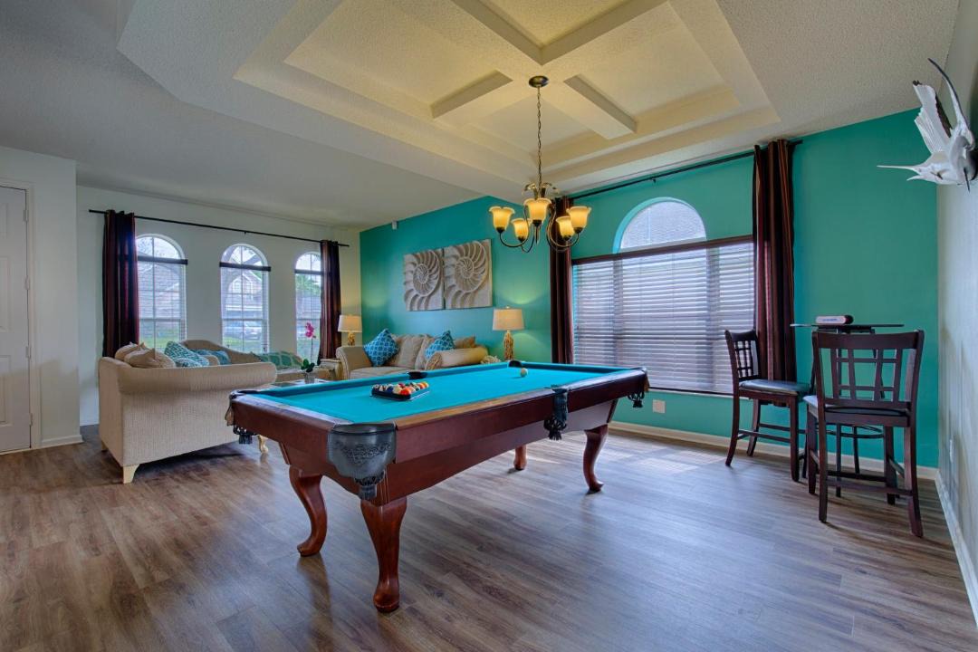 Photo of Livingroom in Weston Hills
