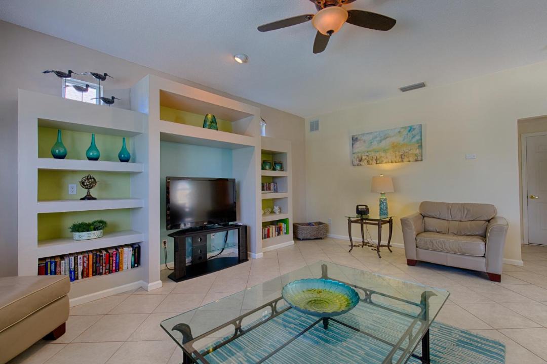 Photo of Livingroom in Weston Hills