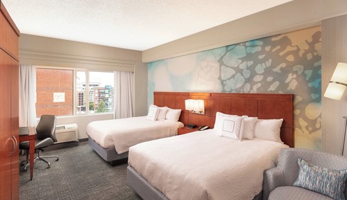 Room, 2 Queen Beds, Hearing Accessible (Transfer Shower & Roll-in Shower)