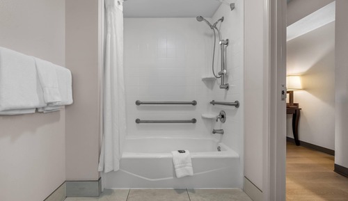 Room, 2 Queen Beds, Accessible, Non Smoking (Roll-in Shower)