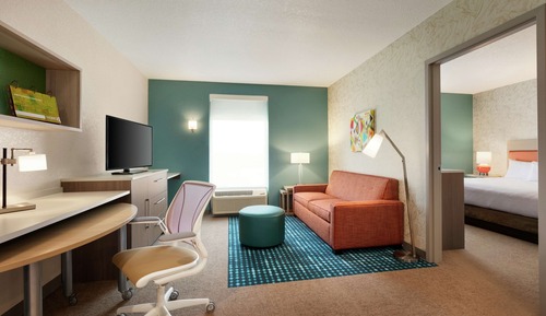 Suite, 1 King Bed, Accessible (Hearing)