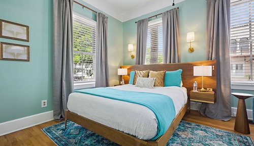 Deluxe Room, 1 Queen Bed, Non Smoking (The Turquoise Room)
