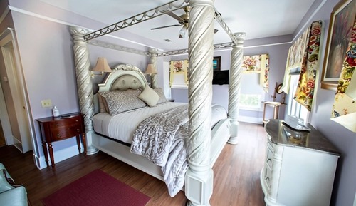 Deluxe Room, 1 King Bed, Non Smoking (The Alexandrite Room)