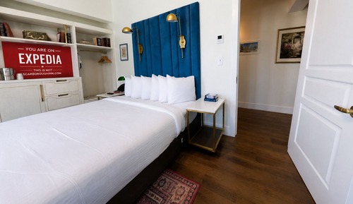 Cozy King Room