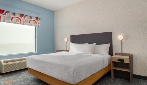 Suite, 1 King Bed, Accessible (Roll-in Shower)